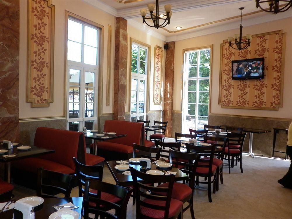 Hotel Victoria Mérida Εξωτερικό φωτογραφία The interior of the restaurant