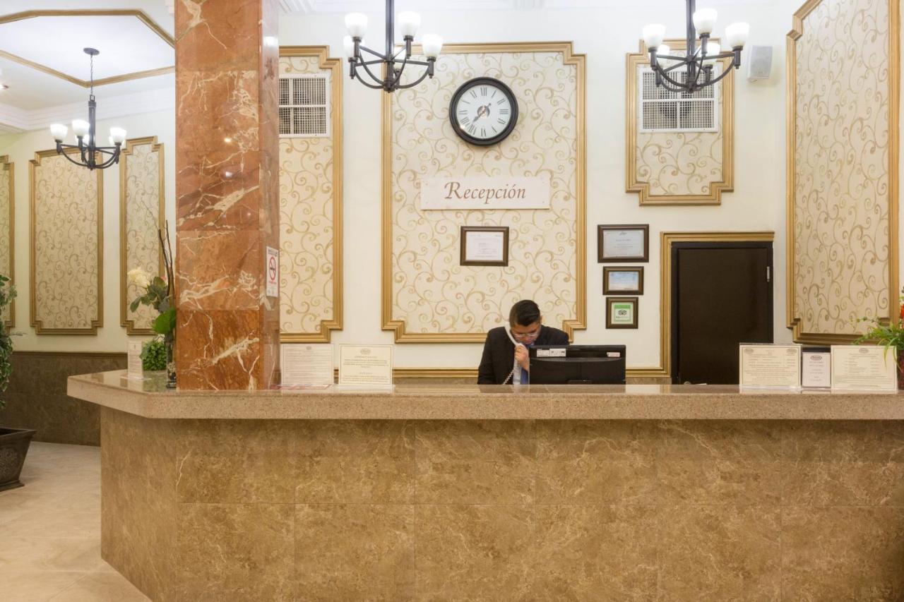 Hotel Victoria Mérida Εξωτερικό φωτογραφία Reception desk at a hotel